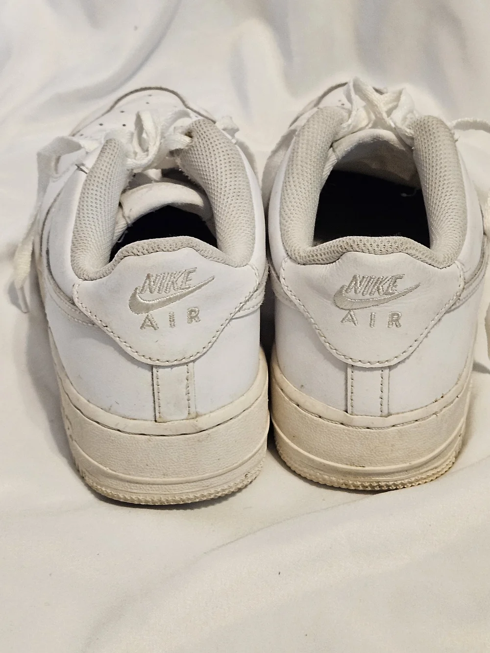 NIKE- Boys Airforce 1, White Athletic Sneakers - Classic Lace-Up SZ 6.5